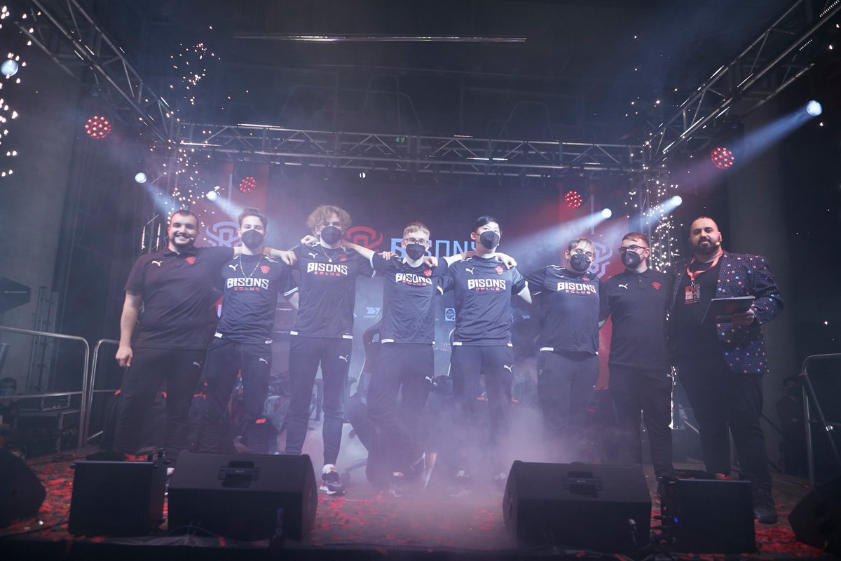 AlxShow's tweet photo. Hoy @BISONSECLUB cumple un año. #BisonsYearOne
Solo espero que cumplan muchos más y sigamos viviendo momentos bonitos juntos.
🦬🦬🦬🦬🦬🦬🦬
P.D: No me deja etiquetaros a todos, pero sabéis que os tengo mucho cariño a todos y estoy muy agradecido por el trato que me habéis dado. https://t.co/Cx4k0LFuP7