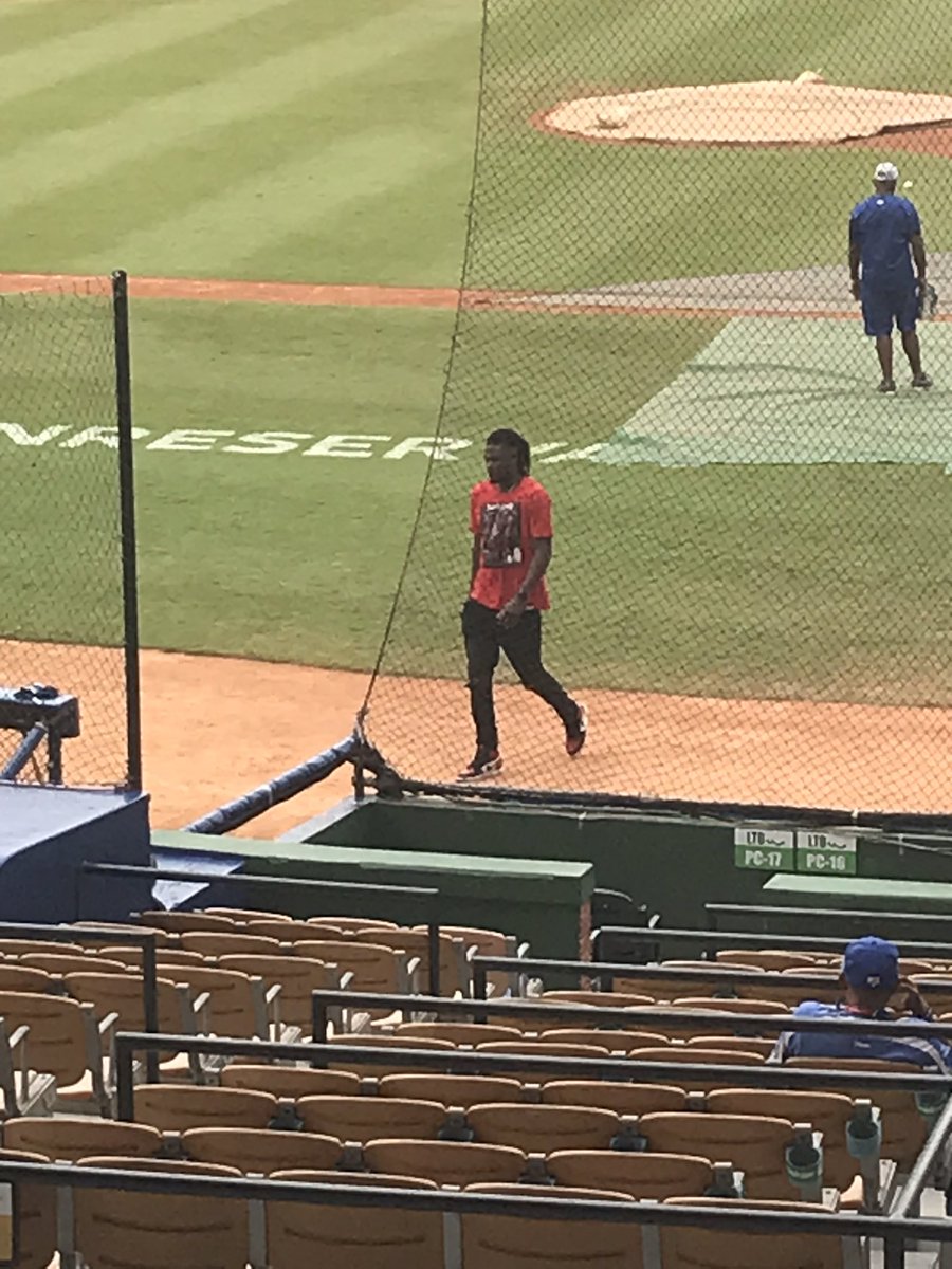 TineoAdauri's tweet photo. Atención Liceistas #OneilCruz en el #EstadioQuisqueya https://t.co/uSG9o5QkbC