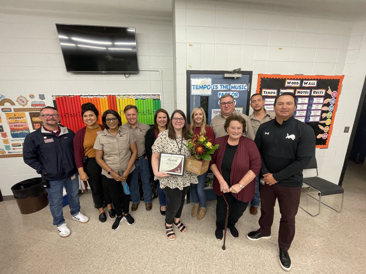 LockhartISD's tweet image. Thank you, @Foundation4LISD, for recognizing teachers Rebecca Calvert of @CFELISD and Meredith Shoults of @NavarroLISD as the Foundation’s Teachers of the Month for November! #LockedOnExcellence #LockHeartForPeople