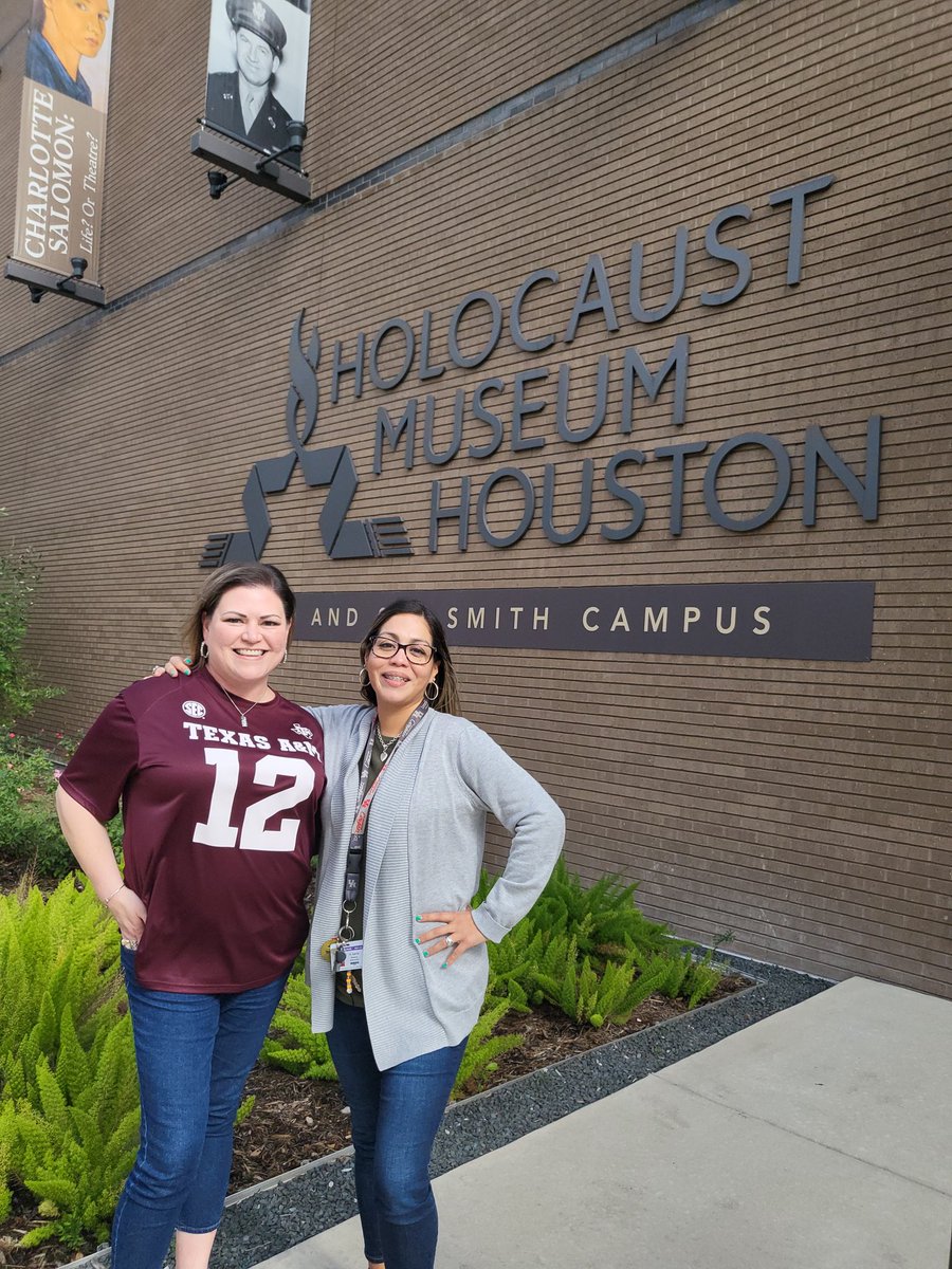 Today's monthly Aspiring Latino Leaders Fellowship met at the Holocaust Museum. The focus was on Advocacy and Policy Change. We left inspired to join local advocacy efforts!
#latinaleaders
#sisepuede
#conganas