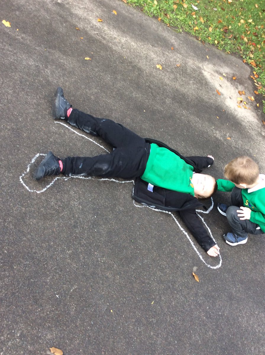 Exploring shadows in the autumn sunshine by drawing round them.. Once the sun went behind a cloud the children in reception crew still found away to draw each other. Later in the afternoon we compared the morning outlines to where are shadows fell then #EYFS #activelearning