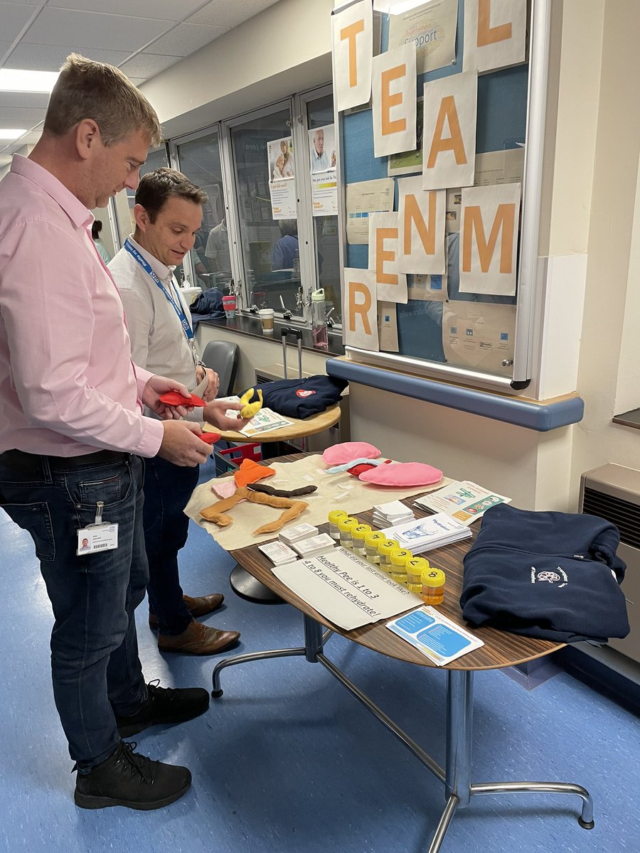 MayflowerNHS's tweet image. Was great to see you all today, thank you to those that stopped to chat and took part in the activities. Well done to @lenny_byrne and @sandrajoywood  who know their A&amp;amp;P and got it all in the right place 😊 #teamrenal #renalcareers @UHP_NHS @UHP_Gastro_Card @iain_yearling
