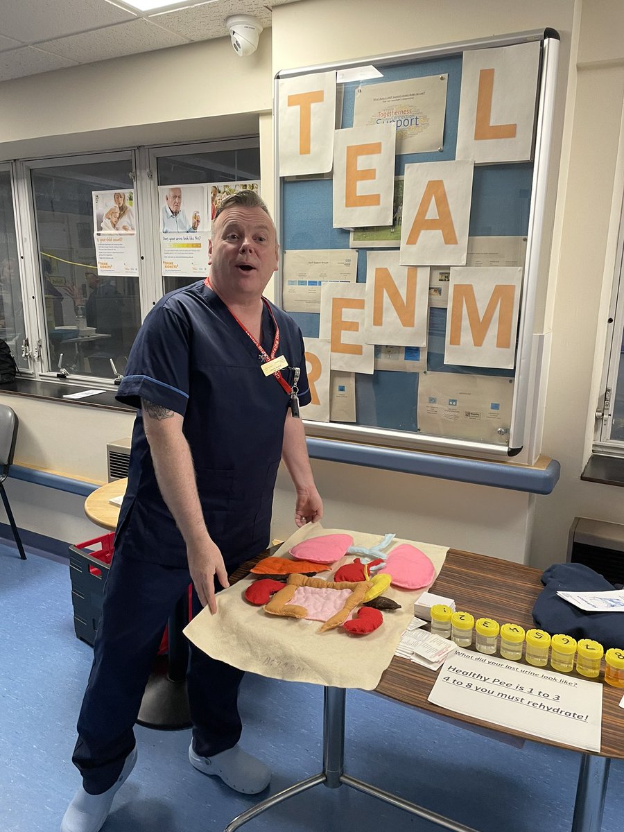 MayflowerNHS's tweet image. Was great to see you all today, thank you to those that stopped to chat and took part in the activities. Well done to @lenny_byrne and @sandrajoywood  who know their A&amp;amp;P and got it all in the right place 😊 #teamrenal #renalcareers @UHP_NHS @UHP_Gastro_Card @iain_yearling
