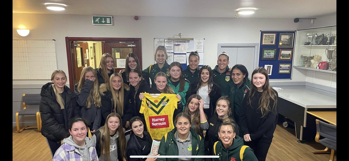 AusJillaroos tweet picture