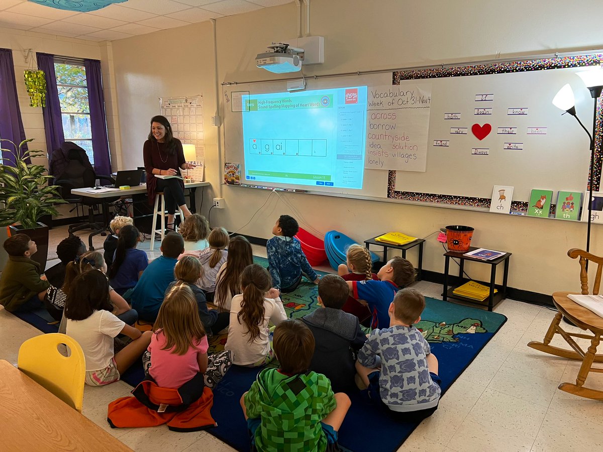 MPEReadWithMe's tweet photo. @beckwith_sherri has her second graders captivated with a heart words talk.  Check out how she displays them.  Love watching her work her magic with 95 PCP ♥️ #EveryChildReads #TheAmazingPerkyPace 
@d_kinoshita1 https://t.co/JiPPlYSEFa