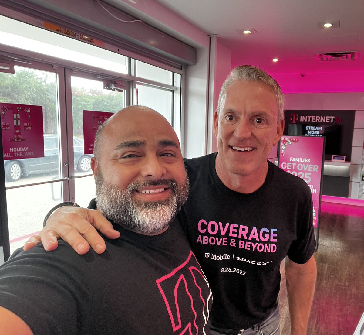 Ernest_Reyna_'s tweet photo. I had the amazing opportunity to connect with our amazing SVP today!!What an awesome way to celebrate my 20 year work anniversary!! #Magentaversary #TMOlife https://t.co/UvBdLYfyP7
