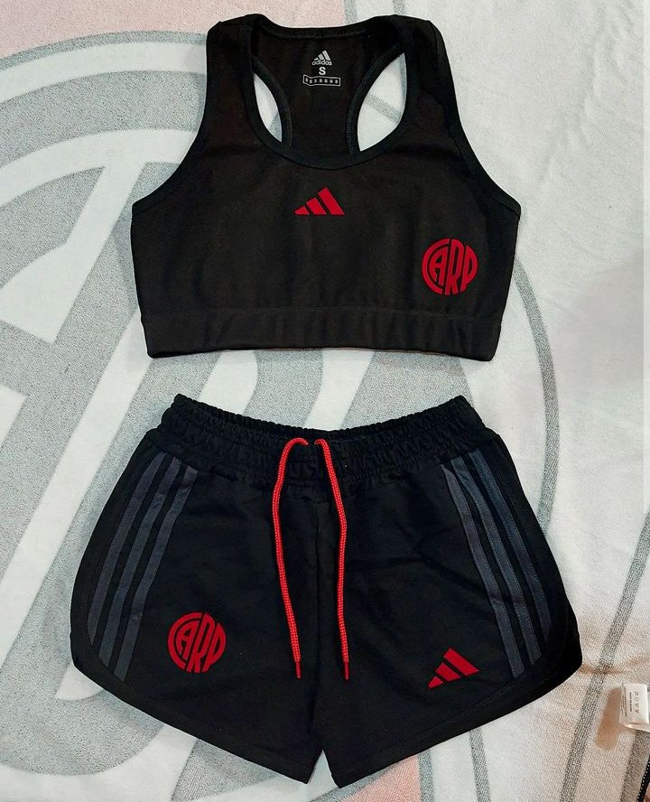 Estoy para regalarle esto a mi wacha de River , pero ni wacha tengo