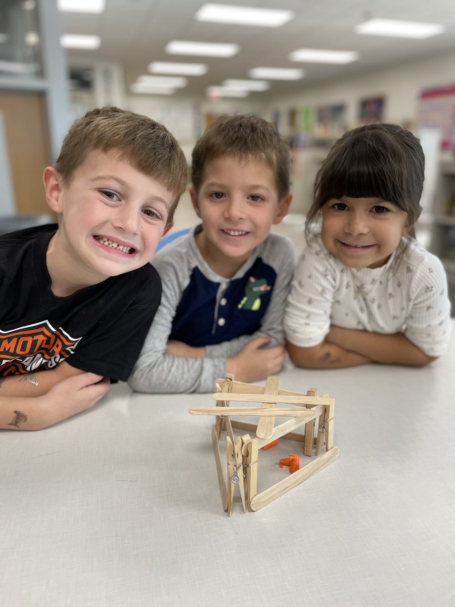 Julia DeMaio tweet media