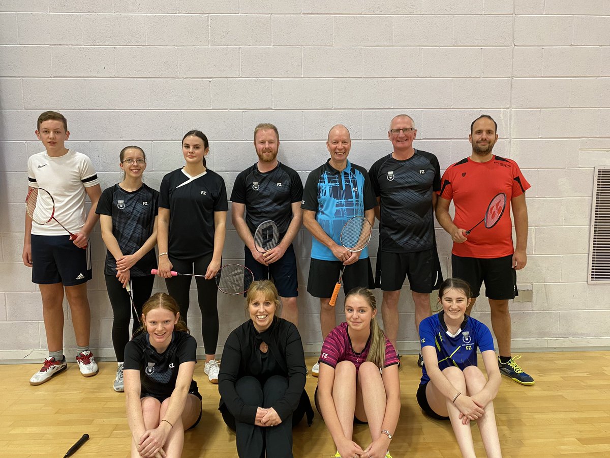 BevBadminton's tweet photo. Fantastic Beverley A v B mixed match tonight @BeverleyHigh #teamwork #badmintonskills #fun @HULL_ERPC @BE_North  @Yorksbadders 🏸🏸🏸 https://t.co/mjuNtGVOAD