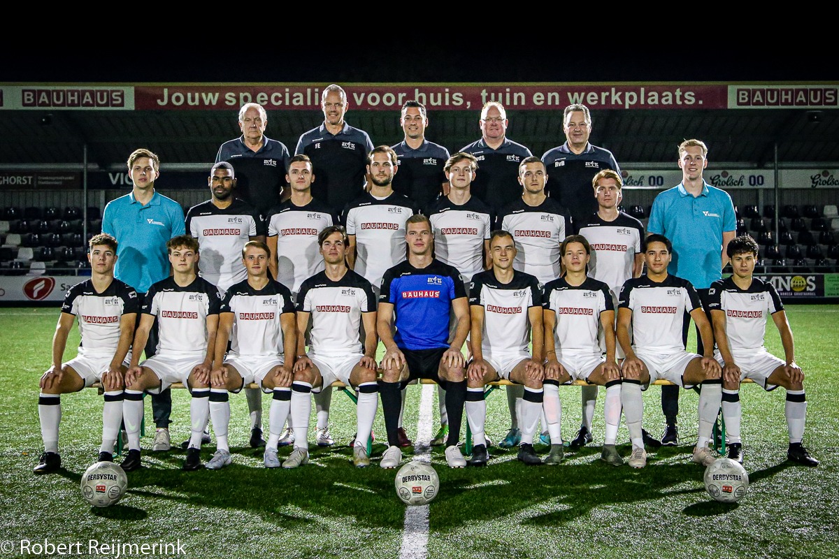 📸 Teamfoto ATC'65 ZO1. Voor het tweede seizoen actief met deze prettige groep en fijne staf! Een prima competitiestart met nieuwe doelen en uitdagingen. 📈⚽