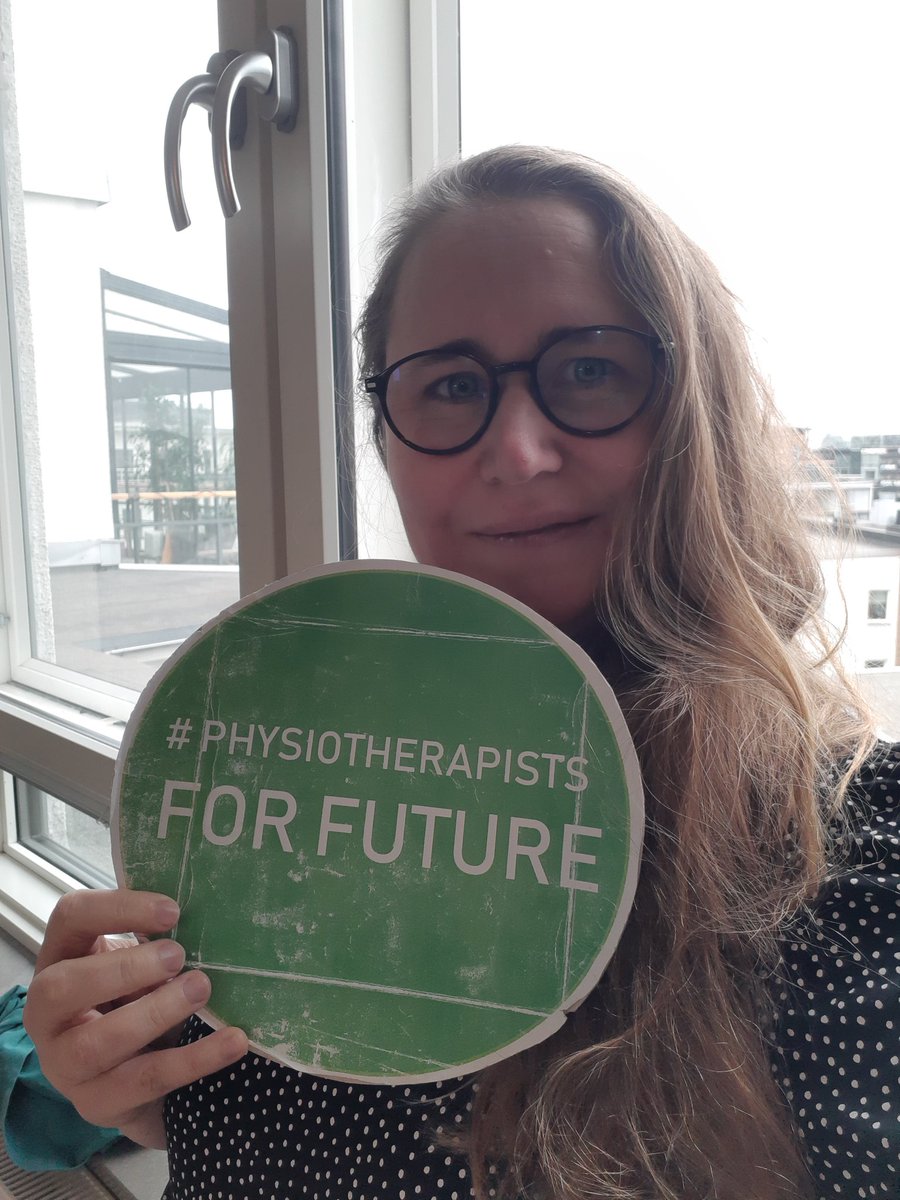 elvira_lange's tweet photo. Hasse &amp;;Tage:
 ”Vi som satts att leva i besvikelsens epok
Ja, vad gör vi nu? Vad ska vi tala på för språk?
Ett sätt är att även om det blåser lite kallt
Tro på det vi trodde på – trots allt!”

#physiotherapistsforfuture #climatestrikeonline #peopleforfuture https://t.co/sWUulZ1U9z