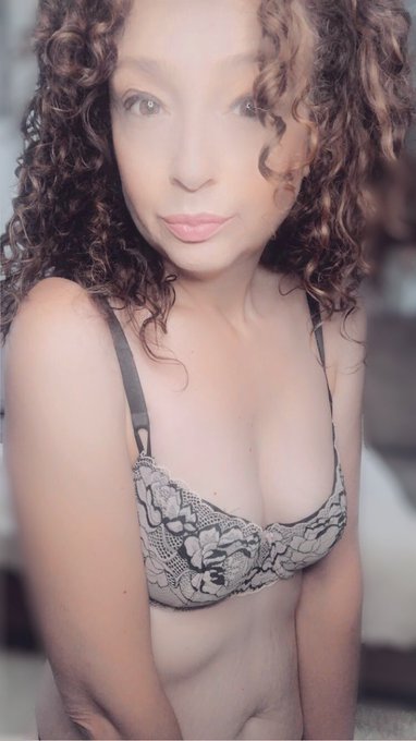 It&rsquo;s Friday and I am feeling very appreciative today. Send and I will show you just how much😉😈  Damn&hellip;I&rsquo;m