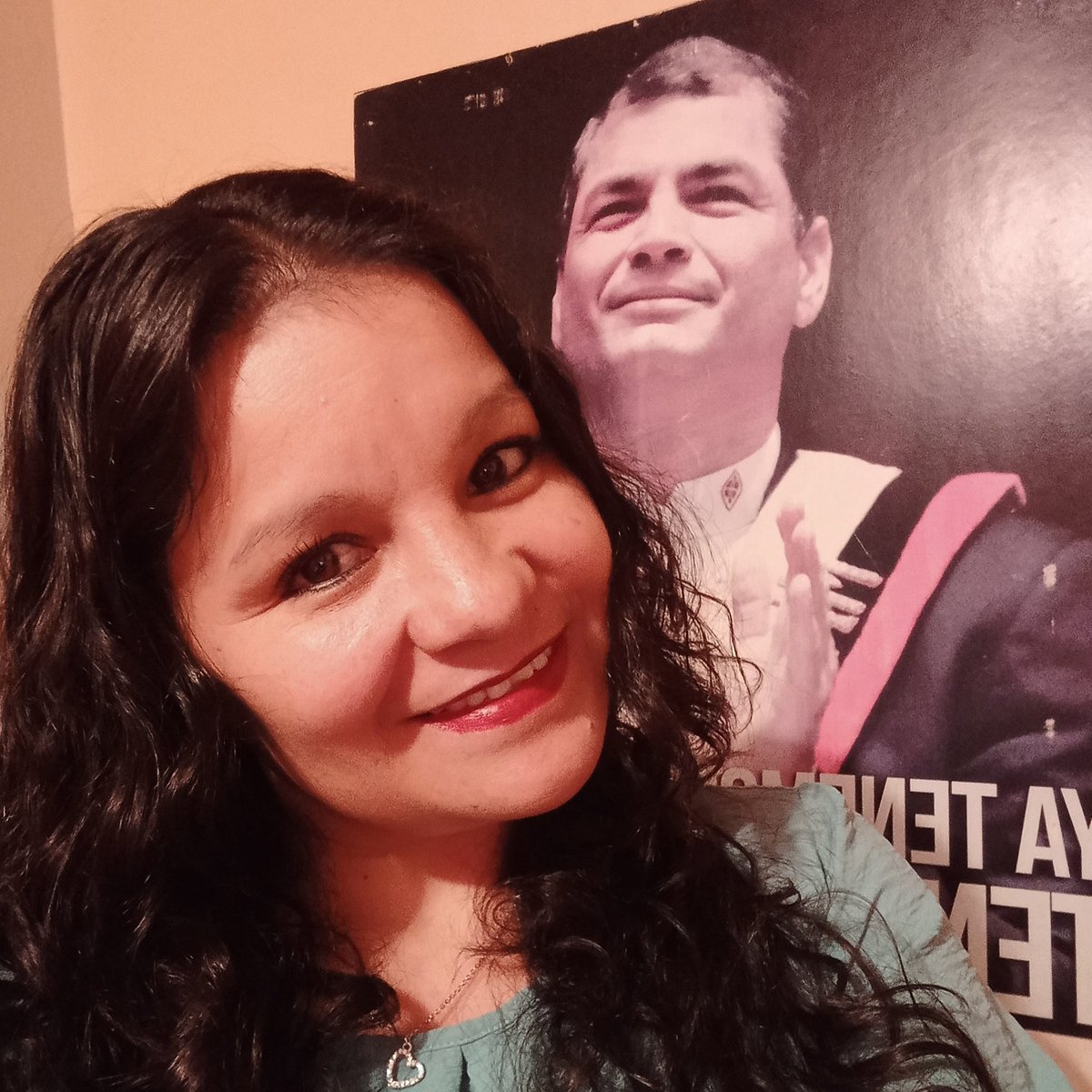 GermaniaVelast1's tweet photo. Mi Presidente y yo 🤗🥰👏 https://t.co/9qf5I3msz7