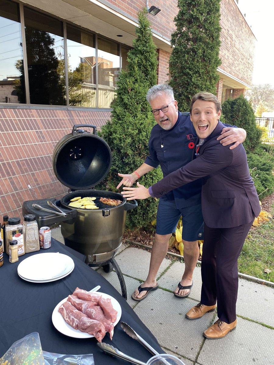 #Live <a href="/CTVKitchener/">CTV Kitchener</a> cooking with #rootbeer