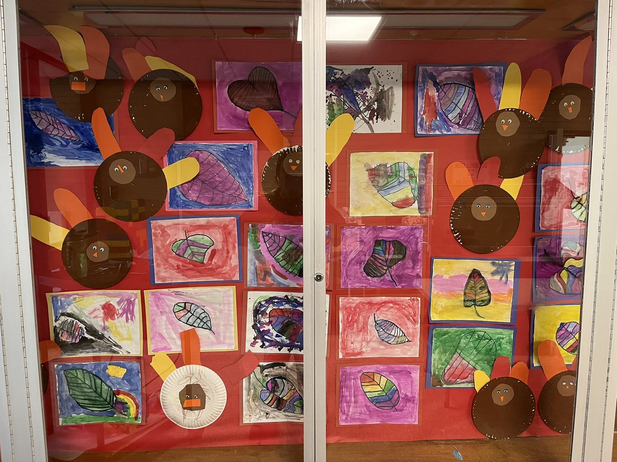 stephanieljacob's tweet photo. Syring students are ready for Fall and Thanksgiving @SyringDragons @swartz_creek https://t.co/OXozL8tzRK