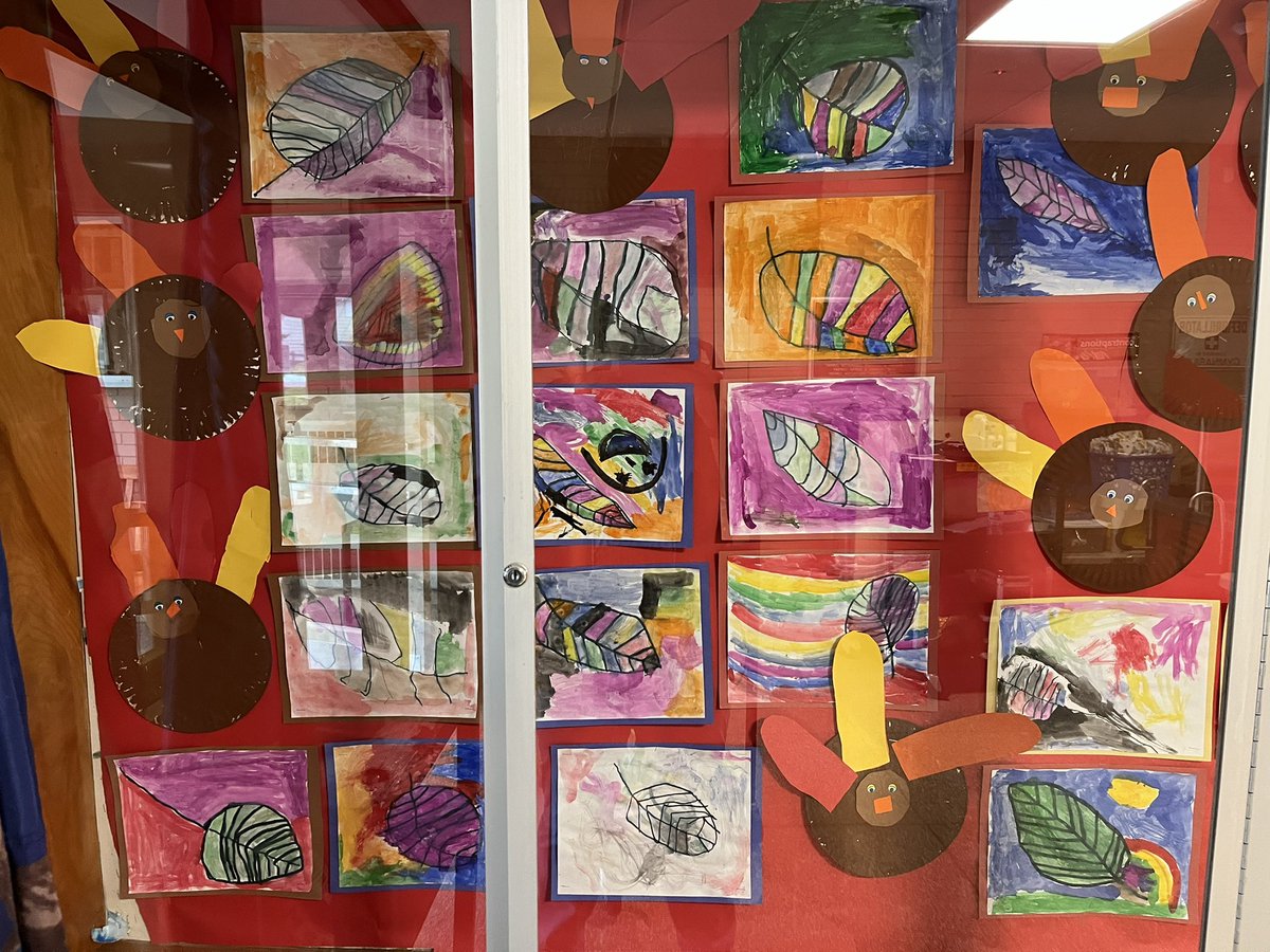 stephanieljacob's tweet photo. Syring students are ready for Fall and Thanksgiving @SyringDragons @swartz_creek https://t.co/OXozL8tzRK