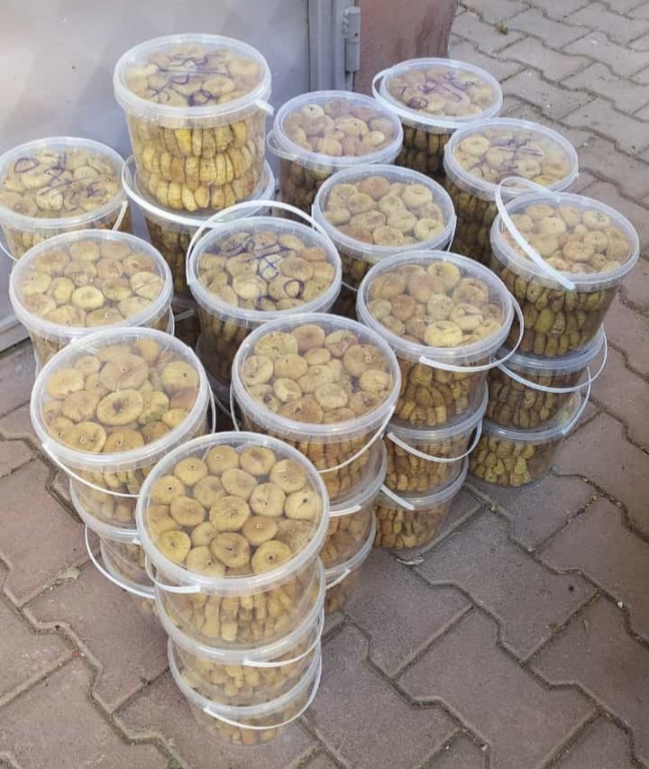 Rt desteği verebilir misiniz
   Aydın dal kurusu dağ inciri ince kabuklu içi ballı ve yumuşacıktır
   Kovası ile gönderiyorum
Kovalar 3 kilo civarında geliyor
  Kilo satış fiyatı 110 ₺ olan bu incirlerimiz
  Kovası ile alırsanız👉 300 ₺
Sipariş için Dm'ye buyrun lütfen