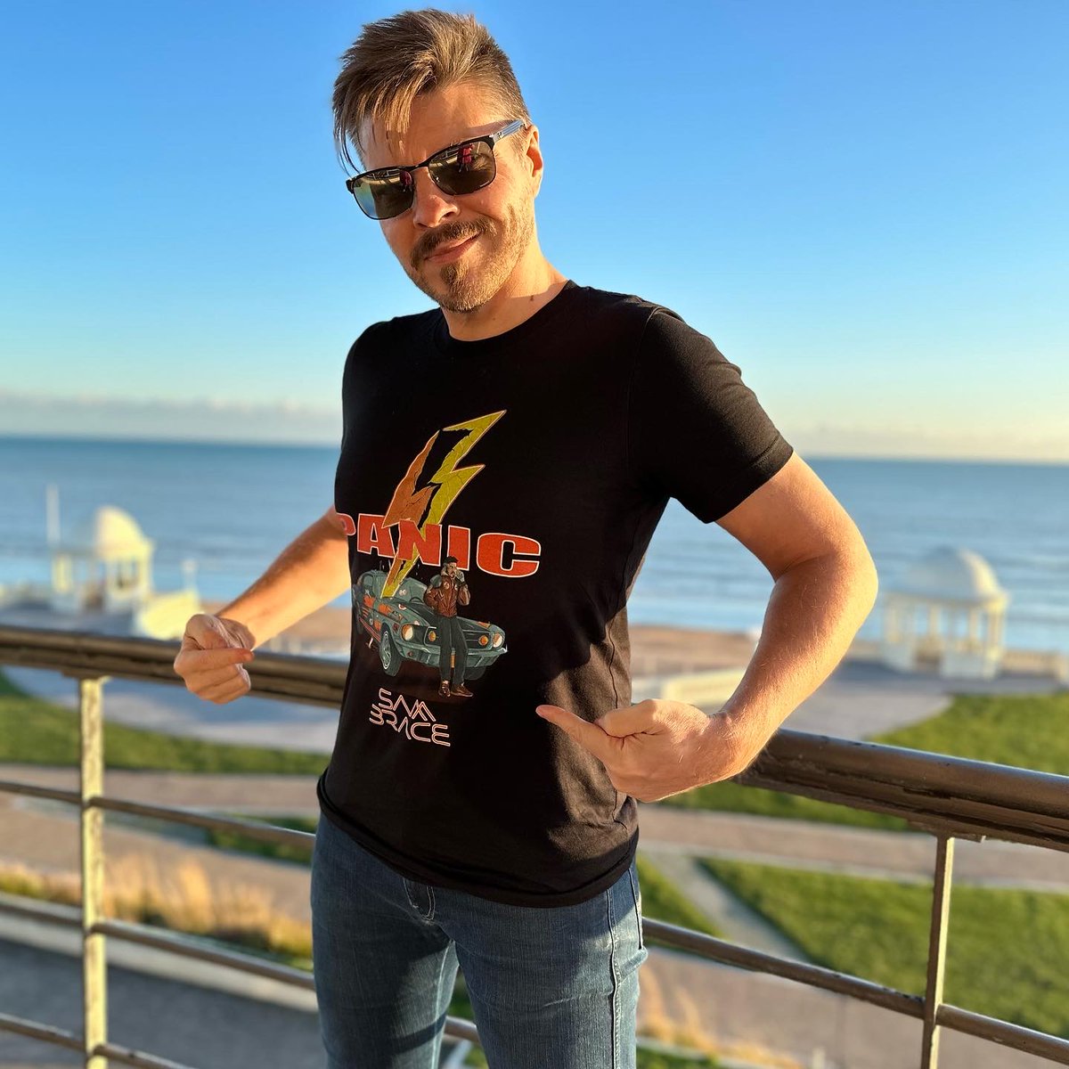 themule's tweet photo. It’s @bbc6music #TShirtDay! Here’s our Tee celebrating the release of our debut single Panic! #SamBrace #Panic #TShirt #BandShirt #Merch #HelloMerch https://t.co/2vuEk9010f