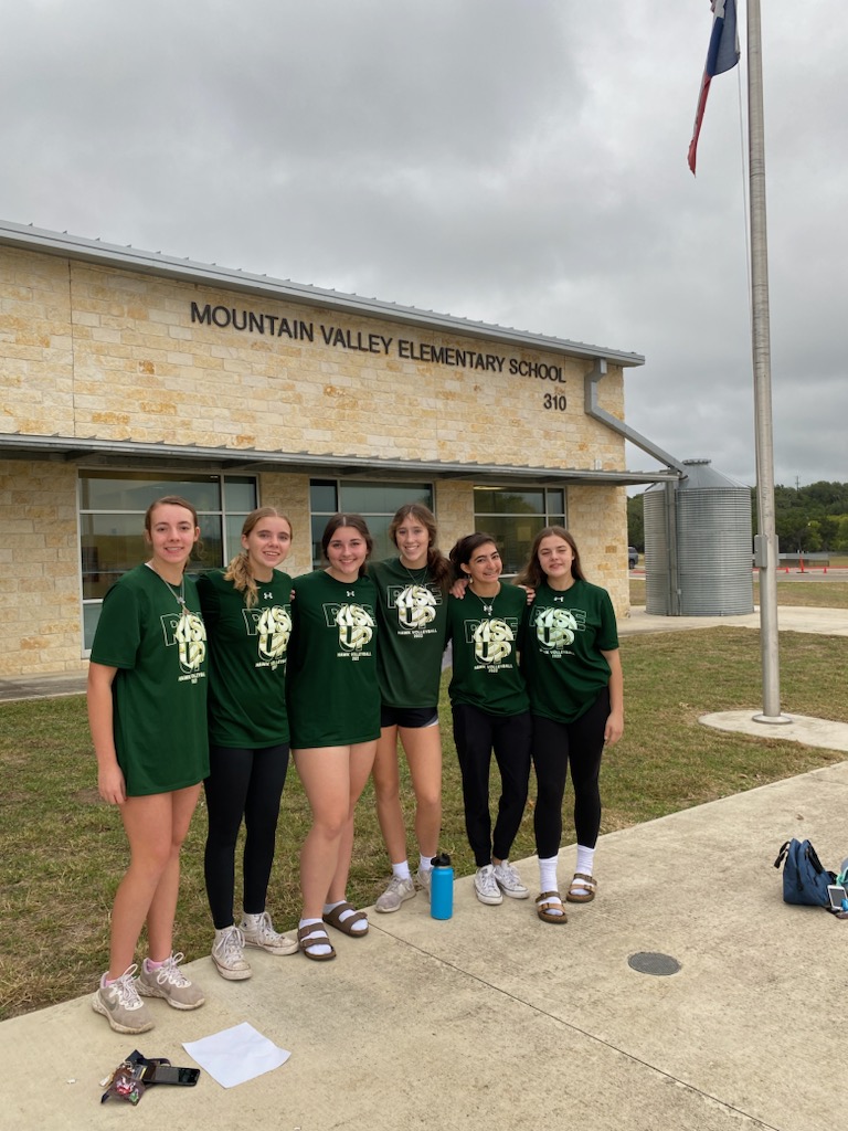 CLHawkVB's tweet photo. Kuddos to these young ladies giving their time to our MVES Rise & Shine Club teaching them about the Goal Setting process!!! Thank you for letting Hawk Volleyball be apart of this! #pointhawks ππ @canyonlakehs @CLHSPrincipal @BMar1842 @Marshakh10 @ambertisdel https://t.co/4TT463ZAq8