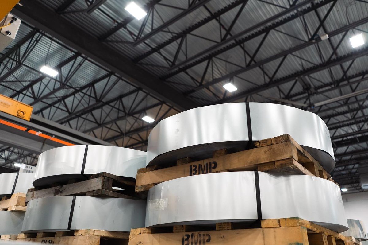 baileymetal's tweet photo. Showcasing some shots from our #baileywest location in Surrey British Columbia. Swipe through and take a look at this amazing facility!
—————————————————————————————
#baileymetal #baileywest #steelcoil #steelframing #thestrengthwithin #steelstuds #coldformedsteel #slitcoil https://t.co/JNV615w2XQ