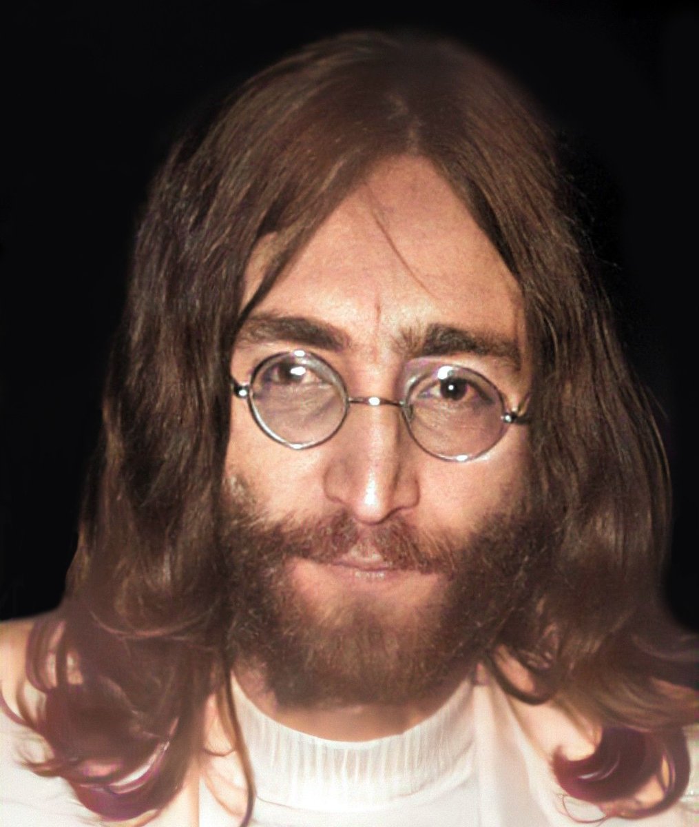 “Cuando hagas algo noble y hermoso y nadie se de cuenta, no estés triste. El amanecer es un espectáculo hermoso y sin embargo la mayor parte de la audiencia duerme todavía”.
John Lennon
#Fuedicho