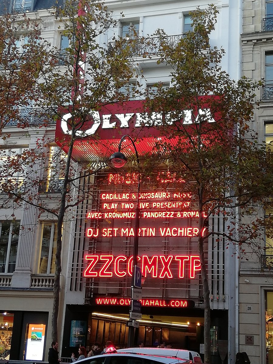 AxComma's tweet image. C'est si beau putain