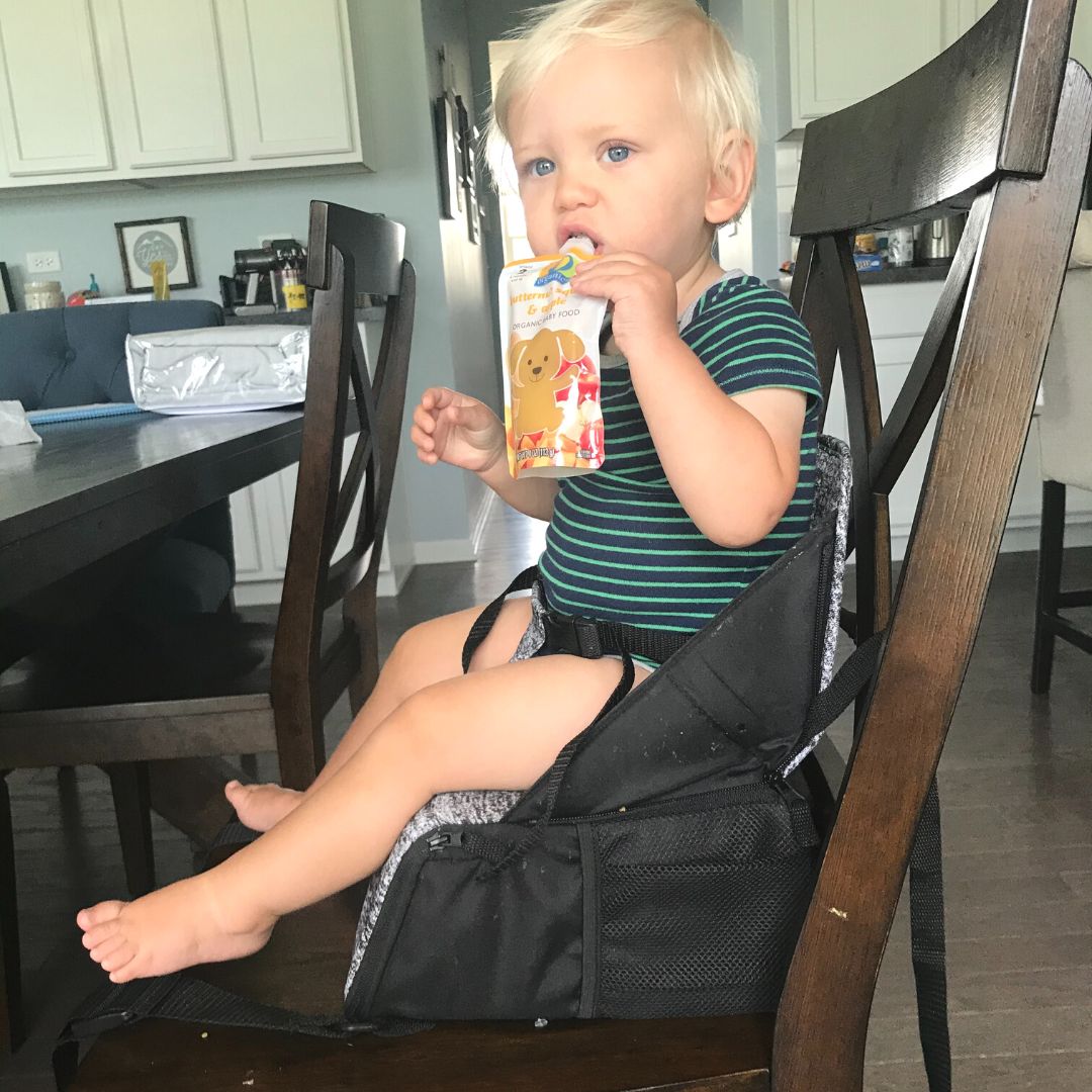 Traveling for the holidays? The Kolcraft Travel Duo 2-in-1 portable booster seat and diaper bag is perfect for all your travels with the little one! 

This diaper bag has 8 organizational pockets and a spacious interior compartment for all of your essentials! 

📷: @Dabigak