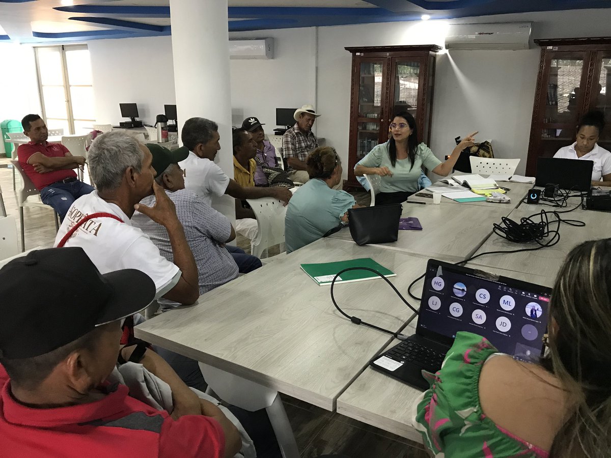 MilethAgamez's tweet photo. Participamos en mesa de trabajo para verificar estado de cumplimiento de órdenes de vivienda en predios restituidos de Bolívar.  En el espacio convocado por @PGN_COL, las entidades a cargo de los subsidios escucharon las inquietudes de beneficiarios y socializaron sus acciones https://t.co/DioE7ne1KY