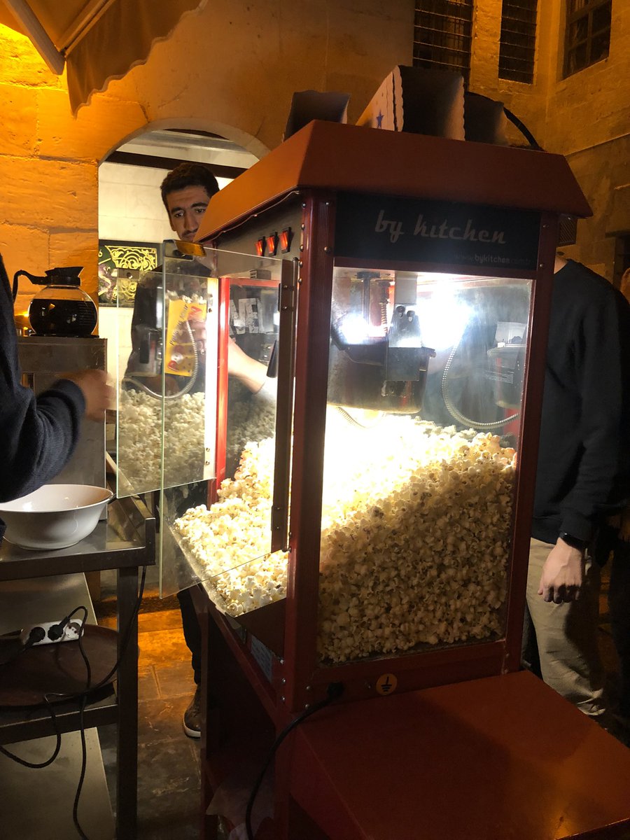 GaziantepGYYD's tweet photo. ‘Açık Hava Sineması’ etkinliğimizi gerçekleştirdik.🍿📽 Bu yıl birçok dalda Oscar’a aday gösterilen “Truman Show”u seyrettik.🎞
Şahane film, şahane ortam, şahane Genç Yeryüzü Doktorları...💖 https://t.co/Usp6ASsb6S
