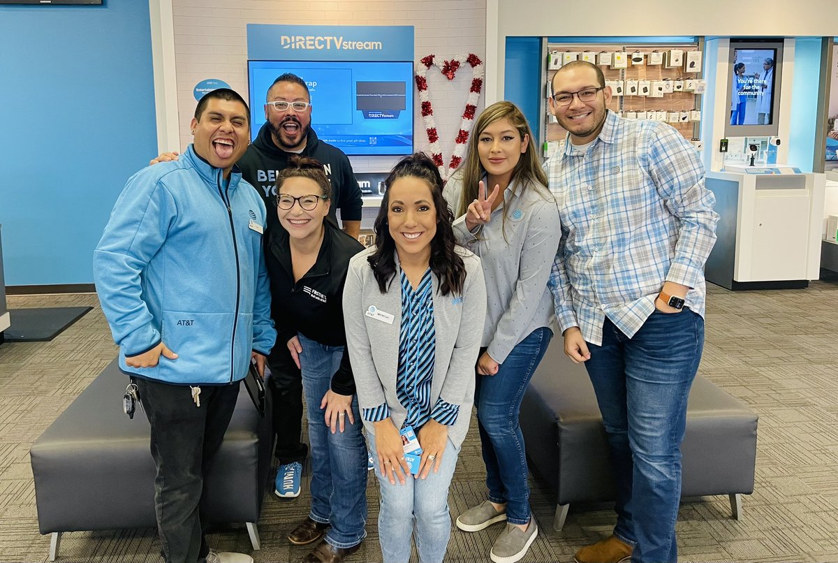 Veemann10's tweet photo. It was an exciting morning with the best leaders in the biz! Thanks for everything! #leaderslead #waxwins #LifeAtAtt #Q4takeover @NTXJess @TheeJB_NTX @mark_winslett @ALifeSculptor @StacieMcGraw https://t.co/lZrcrxsMFW