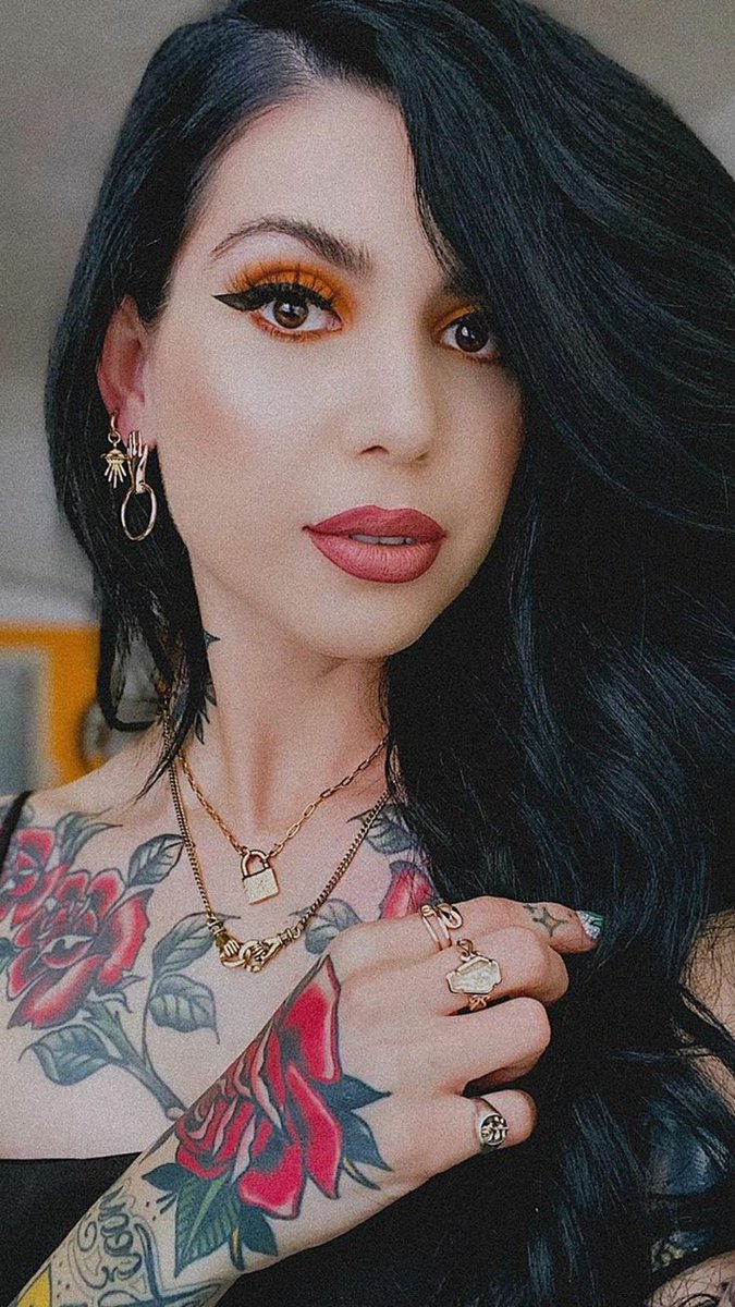 CausticWater's tweet image. 《 Leah "Banshee" Clearwater
《 Sister to #Seth, Daughter to #Sue
《 MCRP 21+ Only
《 Living La Vida Loca in Las Vegas
《 Sgt at Arms of the #WolvesMC 

#AlternateUniverse #Twilight