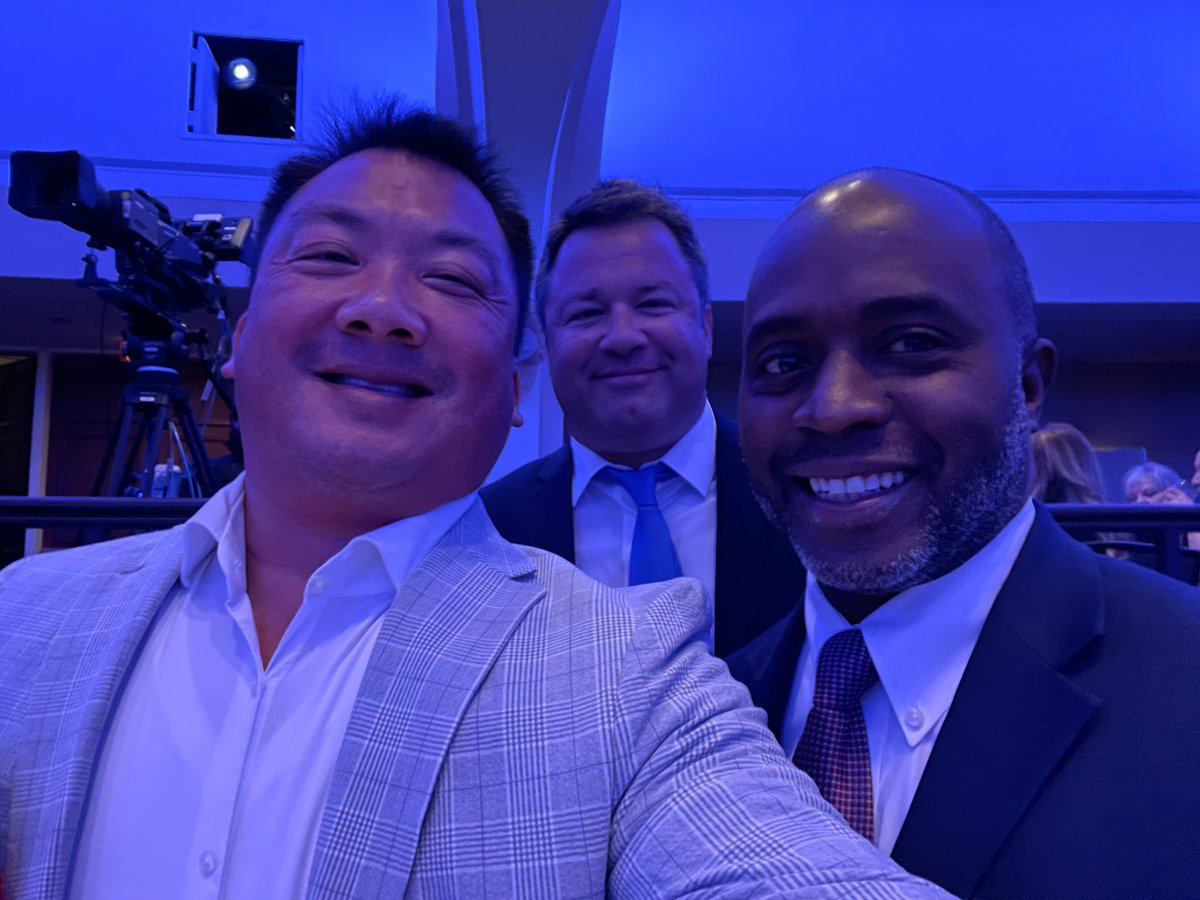 DYoung1FMSAVID's tweet image. Got to meet California State Superintendent of Public Instruction Tony Thurmond.  Not bad for two Arcadia Unified Educators from the City of Roses 🌹 @FoothillsMS @ArcadiaUnified @NatlBlueRibbon #NBRS2022
