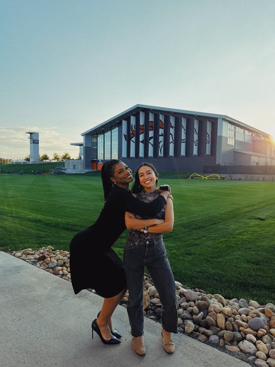 TaylorRooks's tweet photo. Want to give a major shoutout to my NFL On Prime producer, Gladys Magana, she juggles so much with these interviews &amp; it would be impossible without her hard work! Love doing this with you 🥂

My producers for both jobs are women (Rachel Roderman for B/R ♥️). Im thankful for that https://t.co/i32UInYpFV