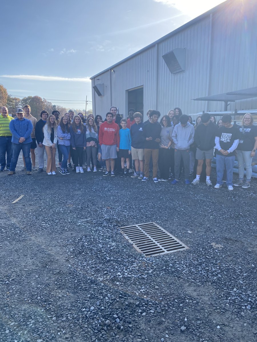 Adobe students toured @IndustriesAllen today and saw firsthand the design components of making a sign! Many career opportunities in Production, Installation, Art & Estimating, Graphic Design, Project Management, Sales & Accounting. @AndreaBrownCTE @MACS_CTE #MACSAwesome #careers