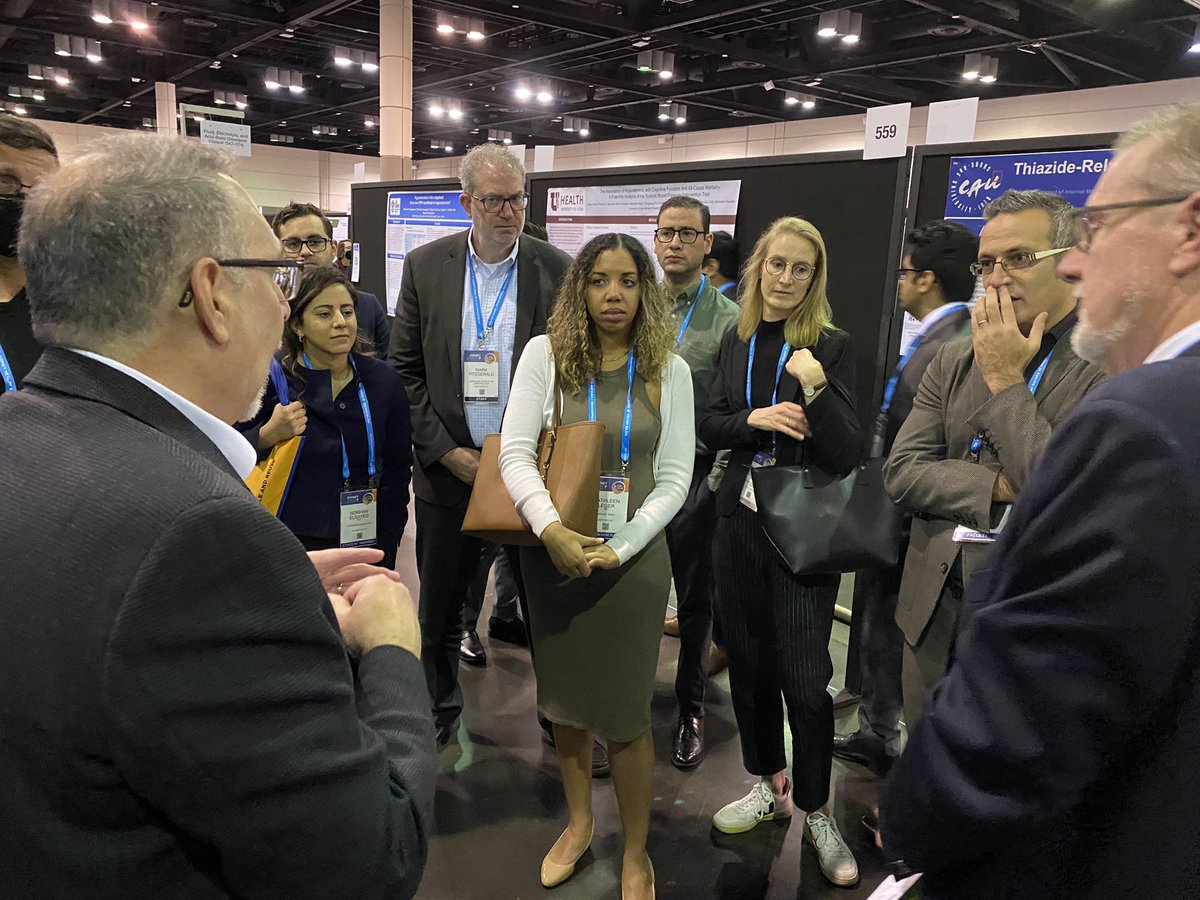 edgarvlermamd's tweet image. Urine Complement Activation Products in Lupus Nephritis by @BradRovin 
@ASNKidney #KidneyWk Poster Tour #Nephpearls