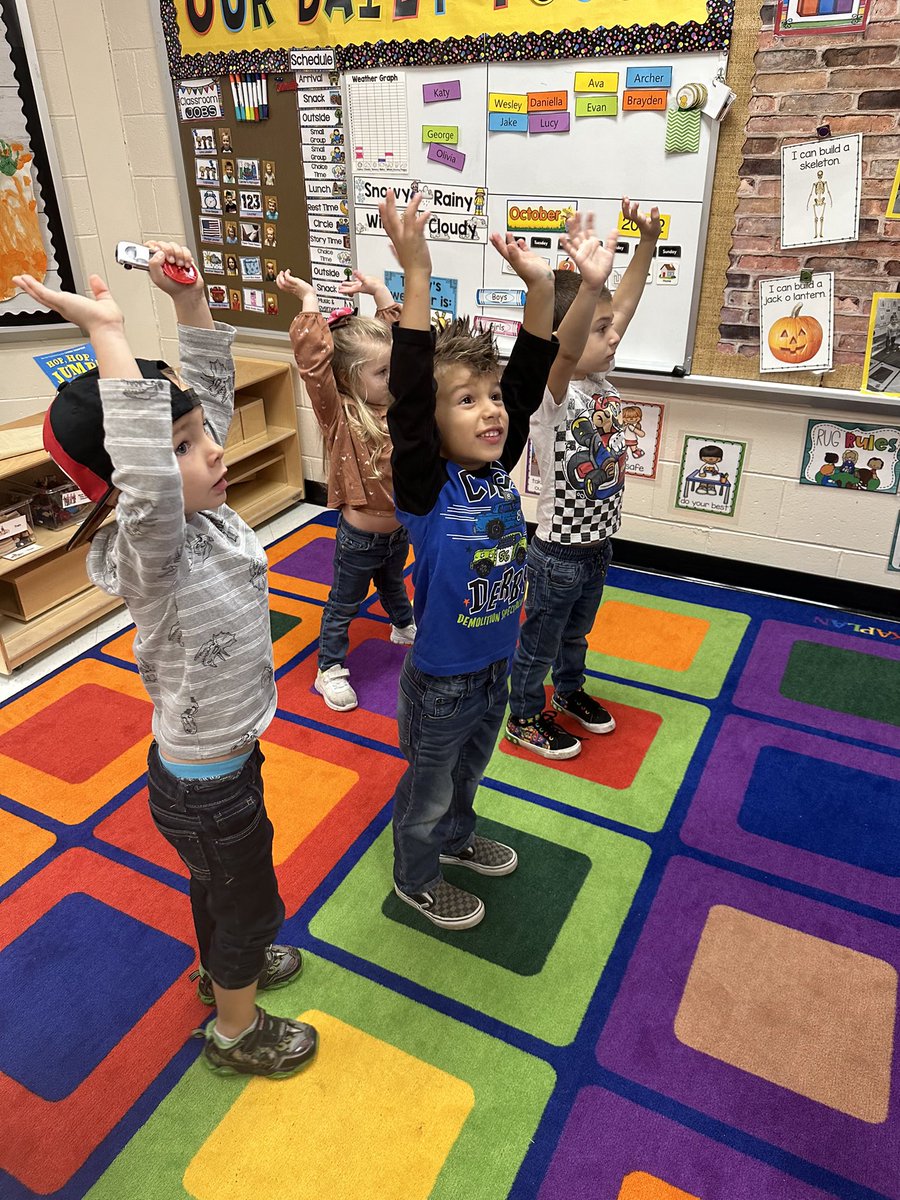 MrsSmuda's tweet photo. Getting our Zen on with Small Group Yoga as we continue to explore the Exercise Study #Namaste #MinecraftCosmicYoga #BarnegatInspires @LMDS_preschool https://t.co/8eE8nW1MRC