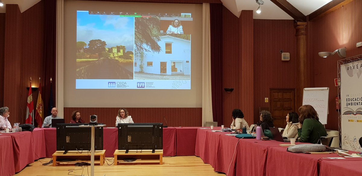 ceidagalicia's tweet photo. 'As bibliotecas verdes non son só espazos para o coñecemento, investigación e información ambiental, son lugares de inspiración e relaxación dos sentidos, a través de actividades onde natureza e lectura van da man'. @AnaPardoCe presentando o plan de dinamización en #RECIDA2022 https://t.co/PJWGh3gLdr