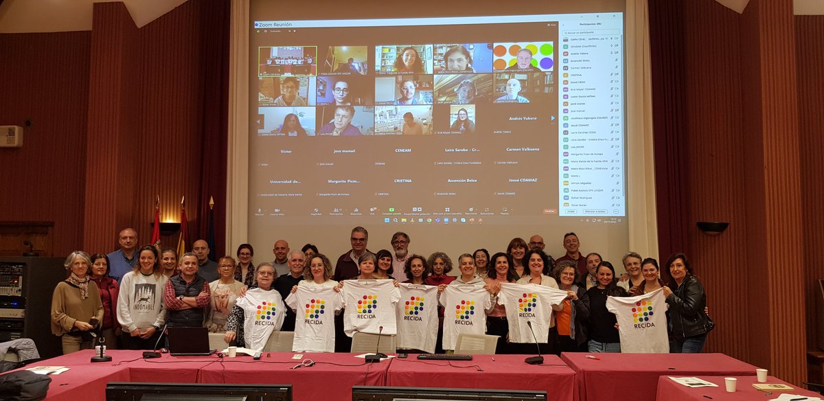 ceidagalicia's tweet photo. 'As bibliotecas verdes non son só espazos para o coñecemento, investigación e información ambiental, son lugares de inspiración e relaxación dos sentidos, a través de actividades onde natureza e lectura van da man'. @AnaPardoCe presentando o plan de dinamización en #RECIDA2022 https://t.co/PJWGh3gLdr