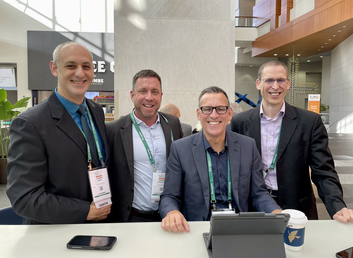 PROEnglishwithE's tweet photo. Our global team at AASLD https://t.co/Lx5Y1Fh26O