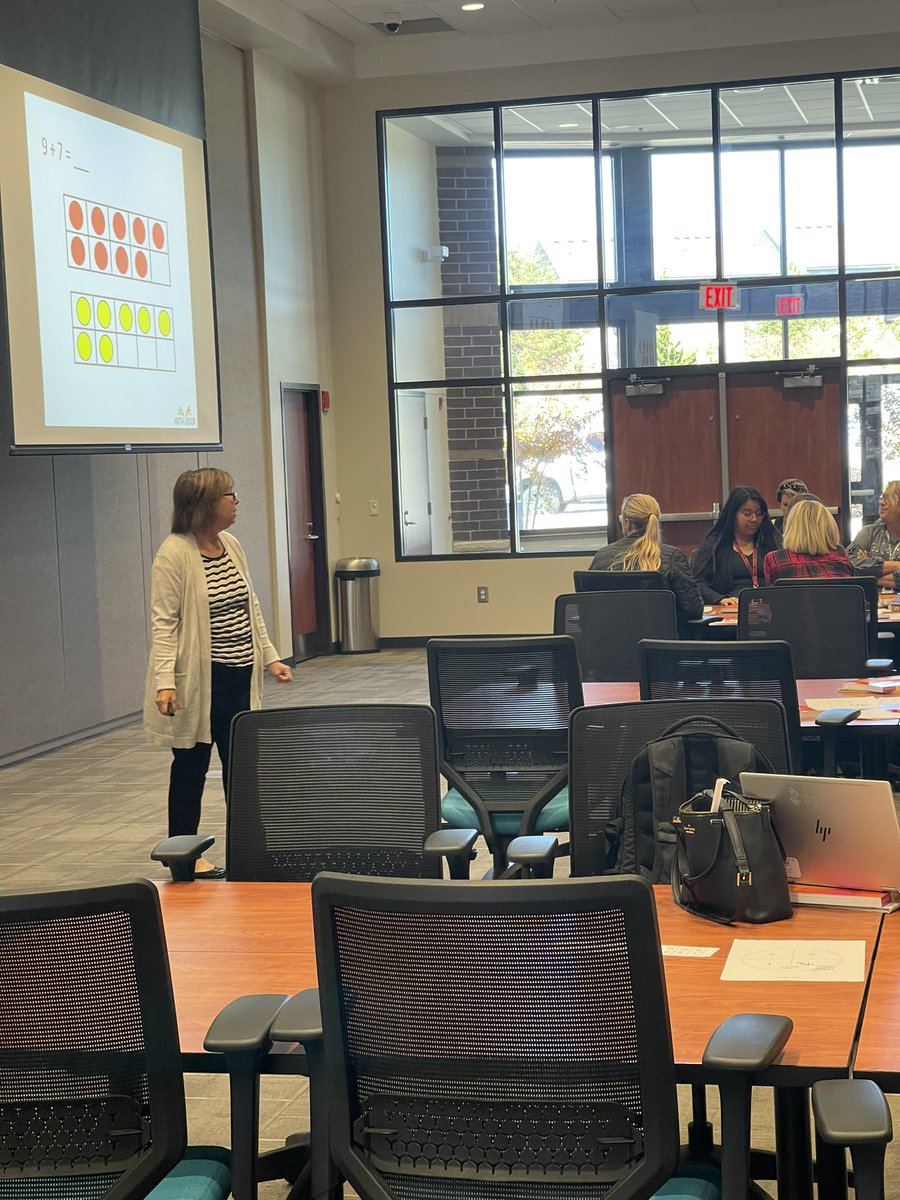 DrHeadMath's tweet image. CCSD 2nd grade teachers engaging in tasks from Math by the Book with Sue O’Connell -learning math through a context!!! @CherokeeSchools @gray_l2 @DrMikeManzella @SueOConnellMath