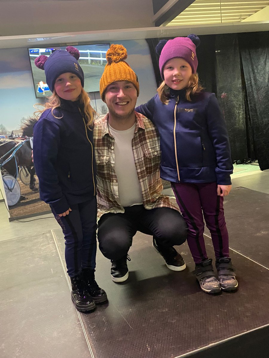Äimärautio (@oulunravit) on Twitter photo Hannu Torvinen ja illan muotinäytöksen tähdet 😍 #ravit #Oulu <a href="/HannuTorvinen/">Hannu Torvinen</a> #Kultajousi #NaistenIlta Hannu Torvinen ja illan muotinäytöksen tähdet 😍 #ravit #Oulu <a href="/HannuTorvinen/">Hannu Torvinen</a> #Kultajousi #NaistenIlta