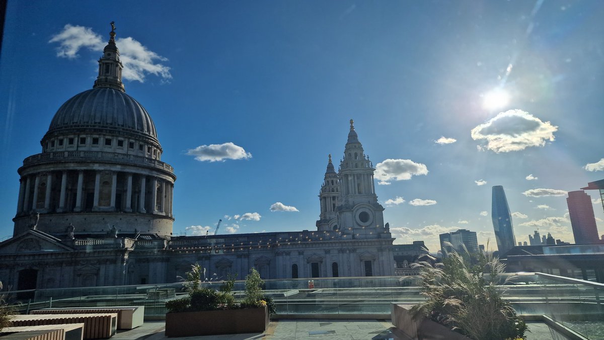What a view! Lovely day to be in London with our <a href="/NottmUniBschool/">Nottingham University Business School</a>  MBA students on their last day of Business Practice Week.