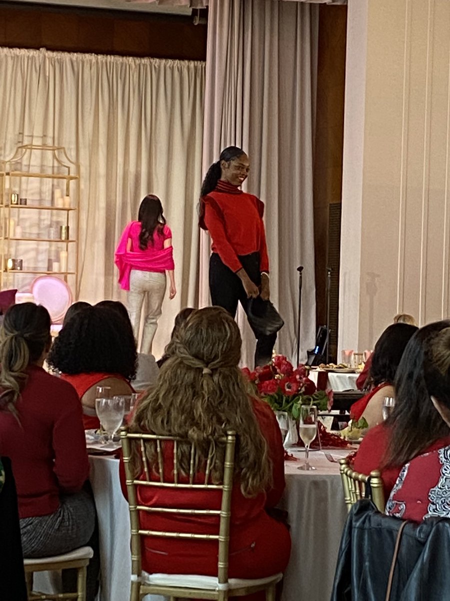DeMoe405's tweet photo. My survivor 💙#OKCGoRed https://t.co/jcGc4FlJCZ