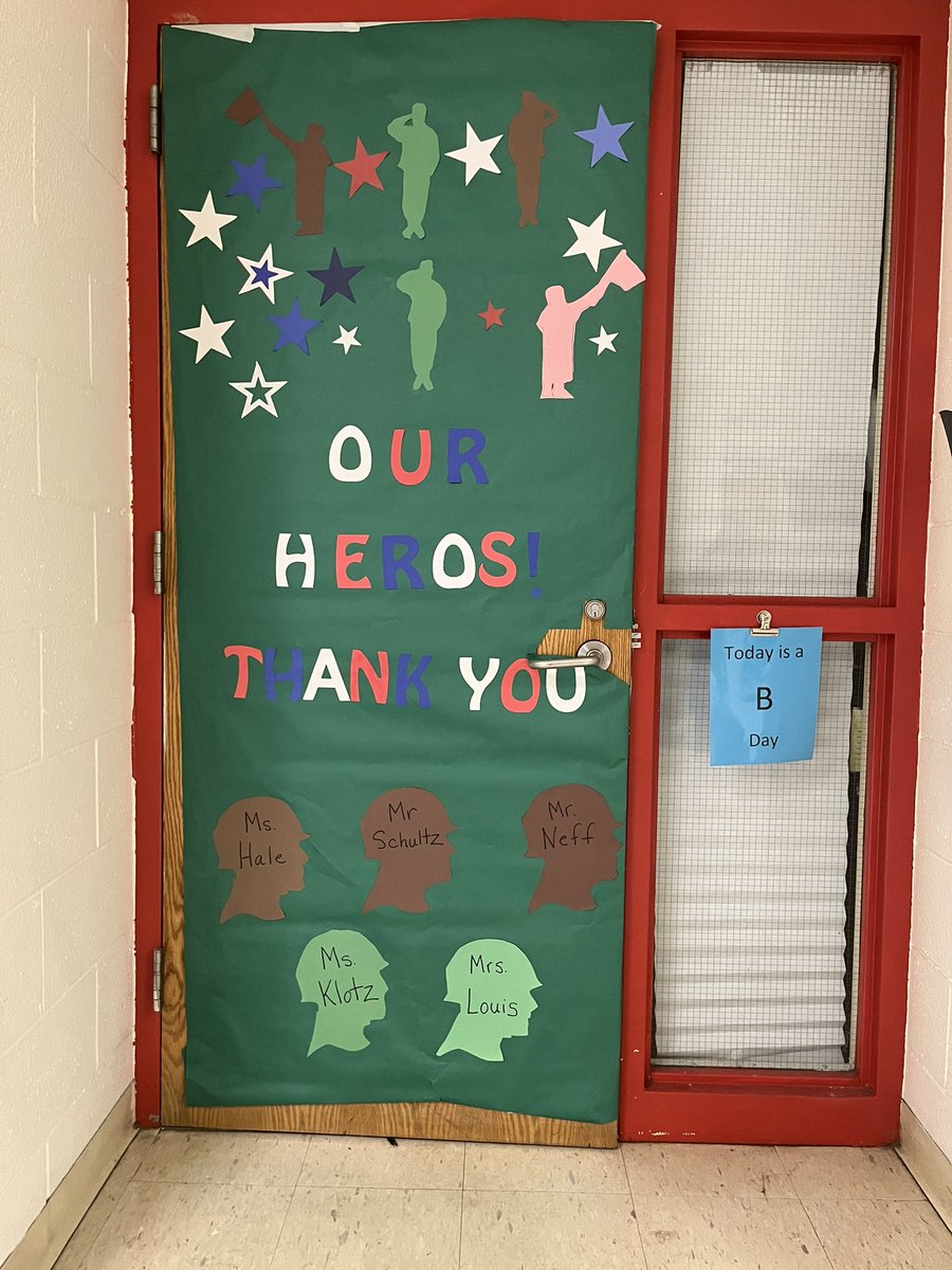 ChristaMCA_JSD's tweet image. Run for Vets door decorating contest!! 🇺🇸 #CMMSLionPride 🦁