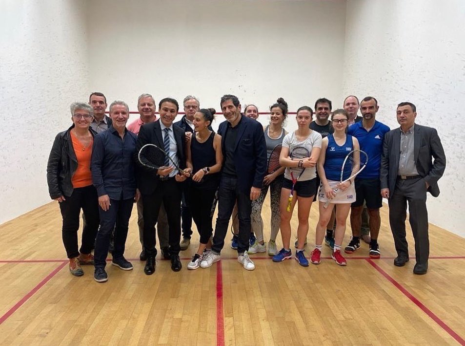 Ali_Oubaali's tweet photo. 1/ Hier j’ai eu l’immense honneur d’assister à la 1ère réunion de préparation du premier tournoi international de Squash qui a eu lieu au Stade Français à Léo Lagrange organisé par l’association #ParisSquashProject et son Président Monsieur Eric Nizard aux côtés de son équipe. https://t.co/Iv0ZHz34wF