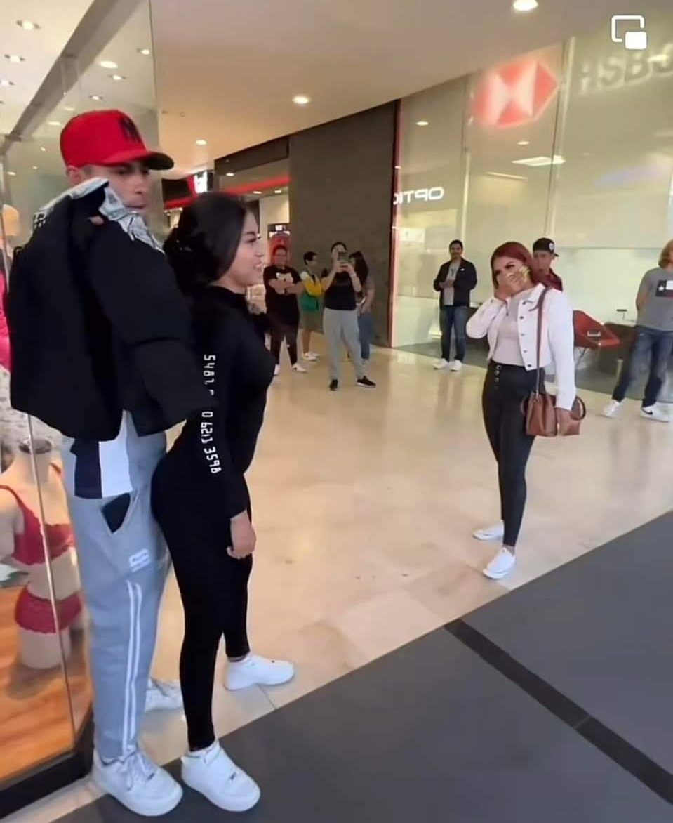 _SamuelLS's tweet image. No podemos ser amigos si no sabes que paso aquí 😔🤣