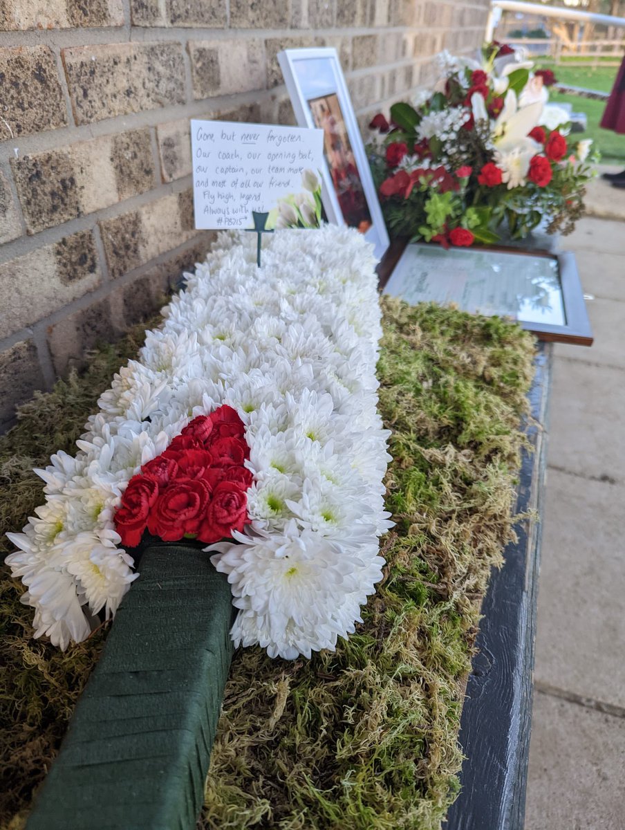 Nettleham_CC's tweet image. Amazing send off for our Phil today. Our coach, our opening bat, our team mate and friend. Gone but never forgotten. 

You’ll always be with us. 

#PB215*