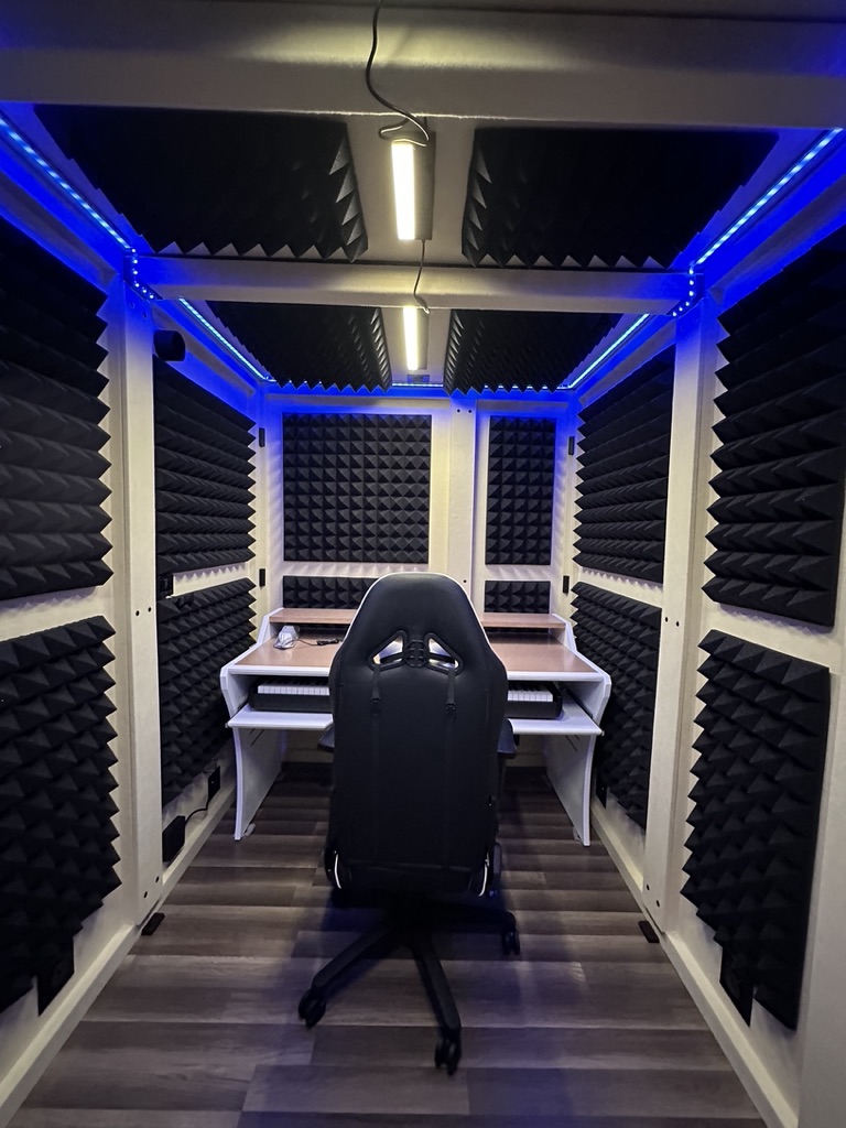 LAvocalbooths's tweet photo. The Premium Lighting is vibesssssss!
#LAvocalbooths #recordingartist #voiceactor #voiceactress #vo #recordingstudio #vocalbooth #soundbooth #isobooth https://t.co/3JQ8QxiV8Y
