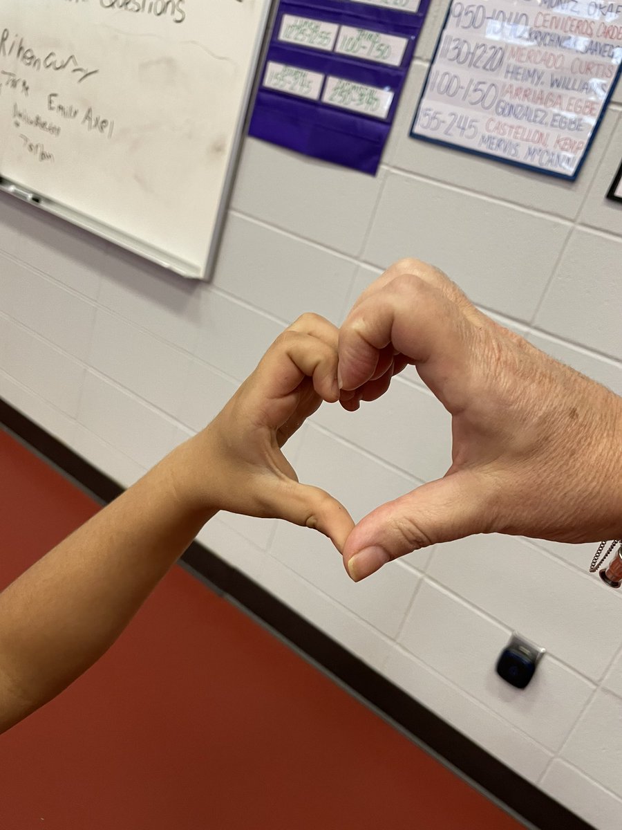 CoachJohnsonTX's tweet photo. Fun Friday 💙. Greet them at the Threshold! @KRCreeggan @AliefSneed #SneedSuccessExpress
#BestPractices #AliefProud #Coachlife #PELife #Elementarype @Aliefisd #healthandwellness https://t.co/grGh9DvvcK