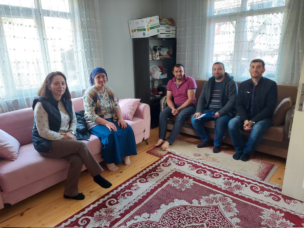 Yenikent İlkokulu/Ortaokulu (@yenikentlkorta) on Twitter photo 8.sınıf öğrencilerimize veli ziyaretleri düzenleyerek onlara LGS ile ilgili bilgiler verdik. Öğrencilerimizin verimli ders çalışması için gerekli bilgileri verdik. <a href="/unyemilliegitim/">Ünye İlçe Milli Eğitim Müdürlüğü</a> <a href="/ozgurtokgoz52/">Özgür TOKGÖZ</a> <a href="/mfvargeloglu/">MEHMET FATİH VARGELOĞLU</a> 8.sınıf öğrencilerimize veli ziyaretleri düzenleyerek onlara LGS ile ilgili bilgiler verdik. Öğrencilerimizin verimli ders çalışması için gerekli bilgileri verdik. <a href="/unyemilliegitim/">Ünye İlçe Milli Eğitim Müdürlüğü</a> <a href="/ozgurtokgoz52/">Özgür TOKGÖZ</a> <a href="/mfvargeloglu/">MEHMET FATİH VARGELOĞLU</a>